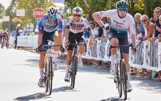 Thomas Mein conquista allo sprint il GP del Cuoio e delle Pelli