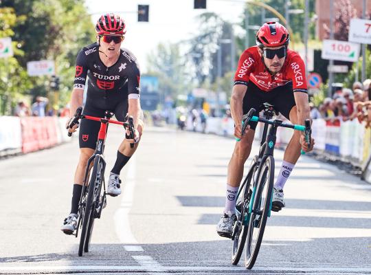 Clément Champoussin su Michael Storer nel Giro di Toscana